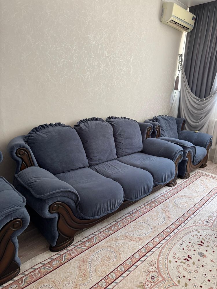 Продам диван и кресла