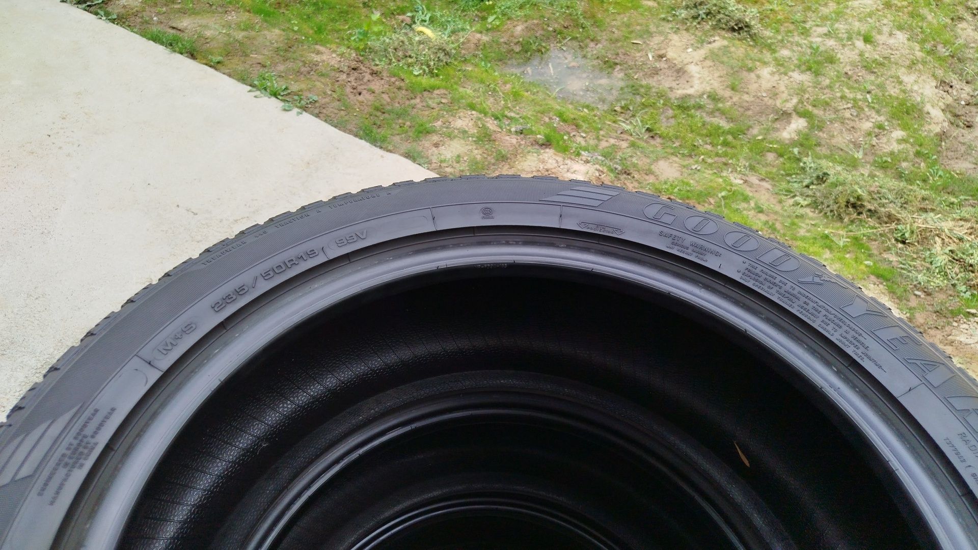 235 50 R19 Shina Good Year