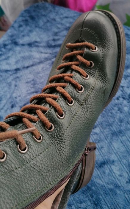 Bocanci piele mărimea 36 cu interior de 23 cm