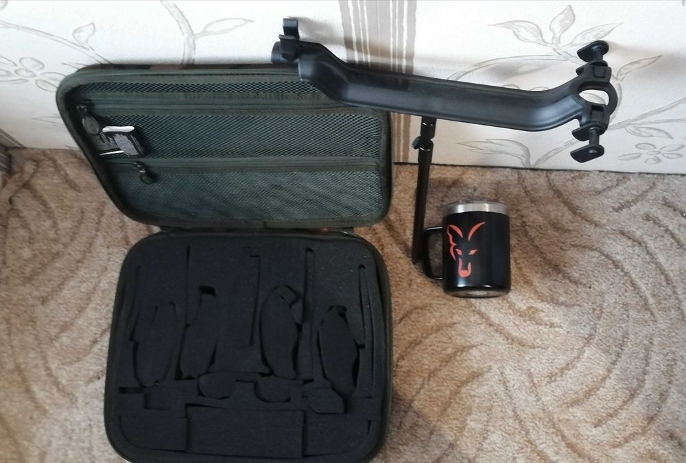 Нови FOX-кутия, стойка, колче, чаша, куки FL