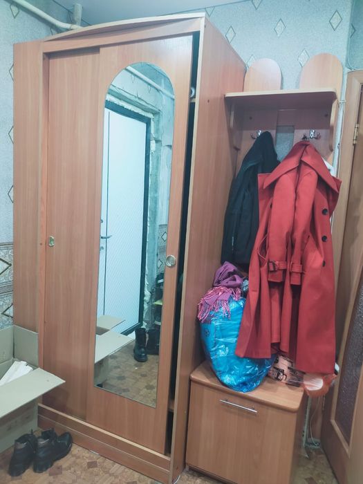 Срочно продам шкаф в прихожую