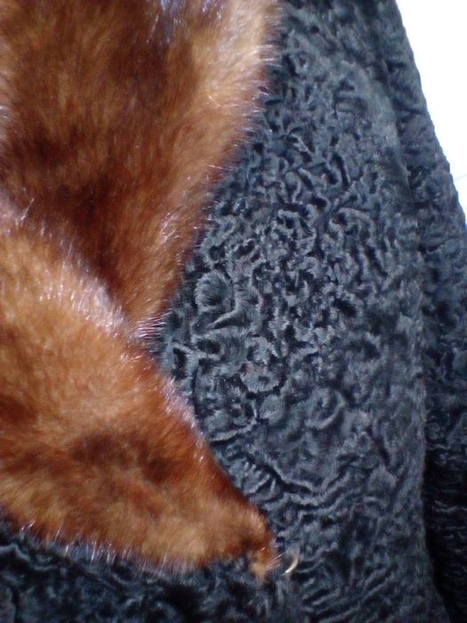 Haina de blana cu guler