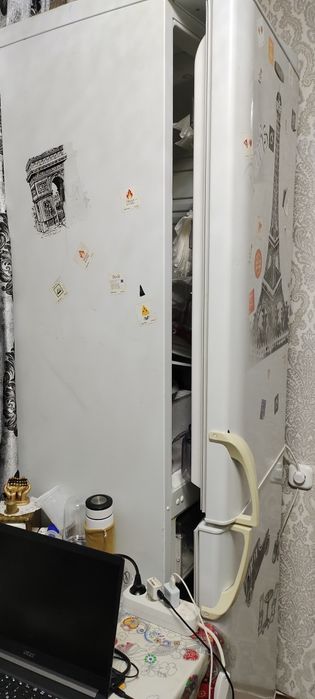 Продам двухкамерный холодильник