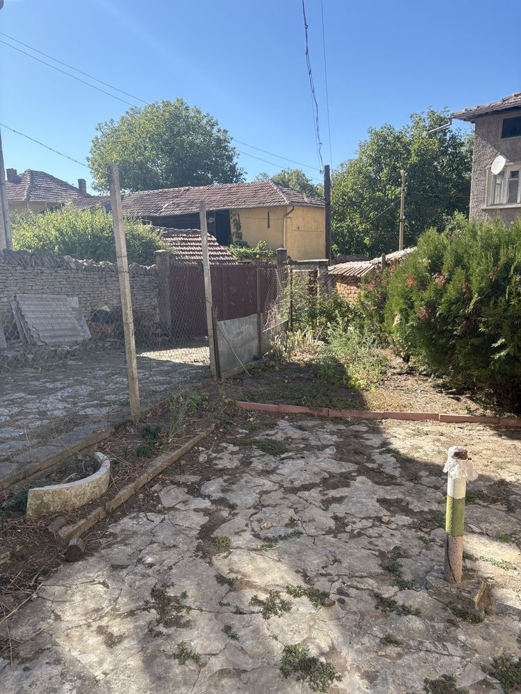 Двуетажна къща