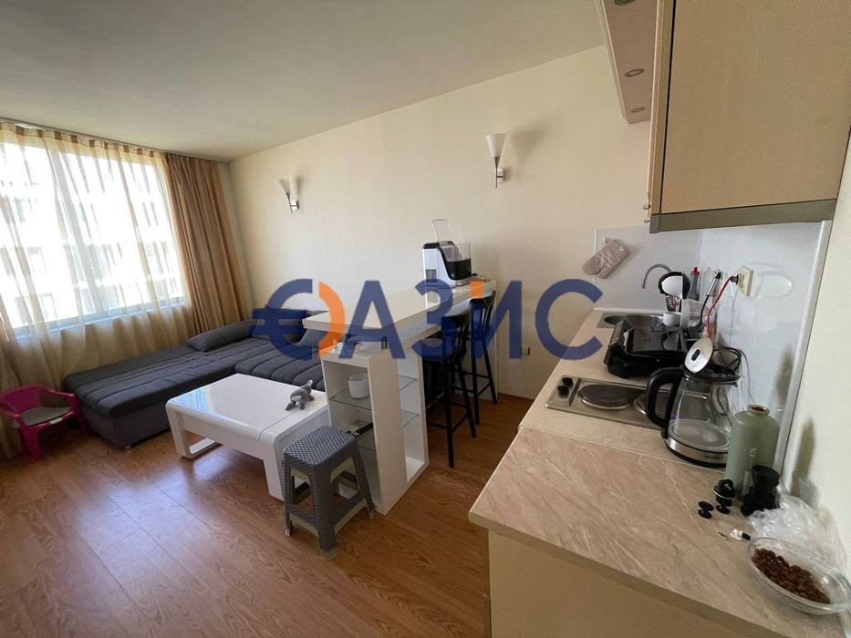 Продава се Тристаен апартамент в к.к. Слънчев бряг - 85 кв.м за 965 €/кв.м - Снимка #4