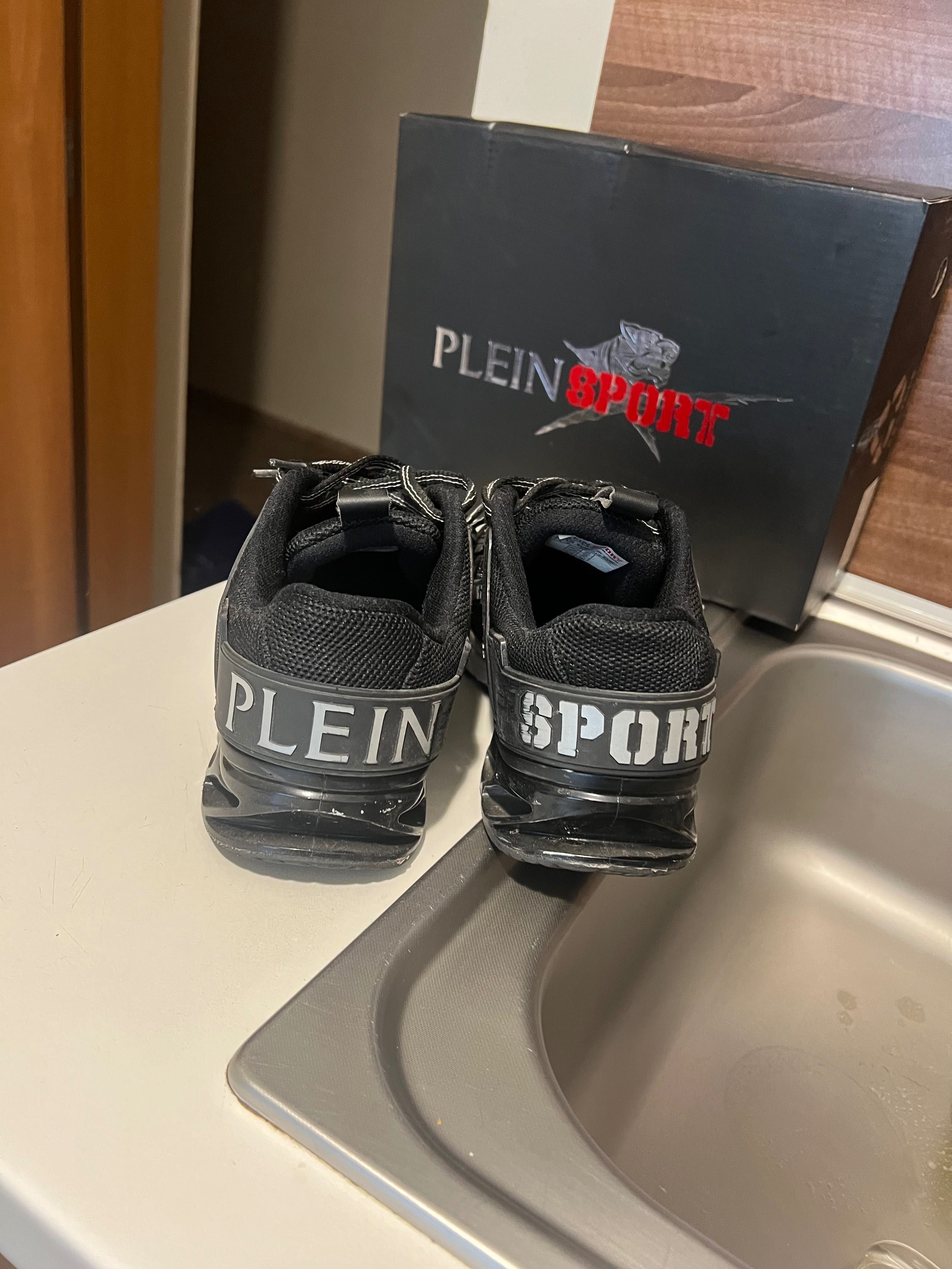 Дамски спортни обувки Plein Sport