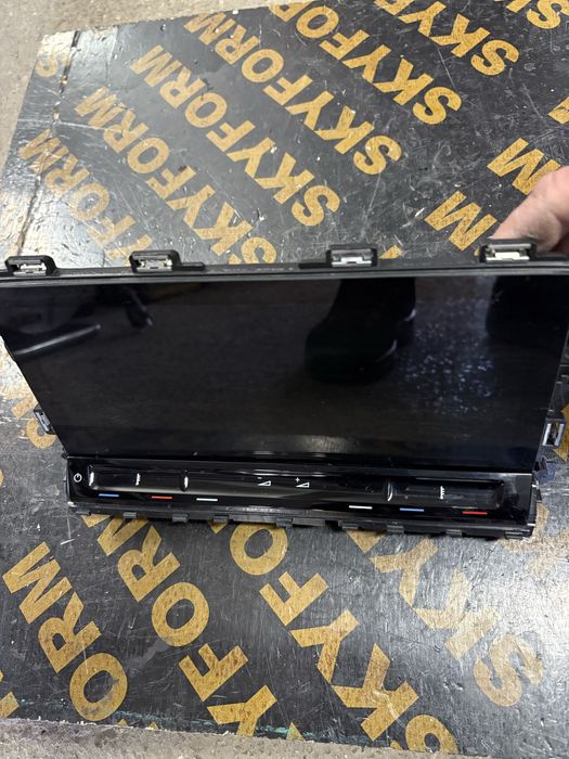 Vw Golf 8 2.0gti 245 кс 2024 година Монитор Дисплей