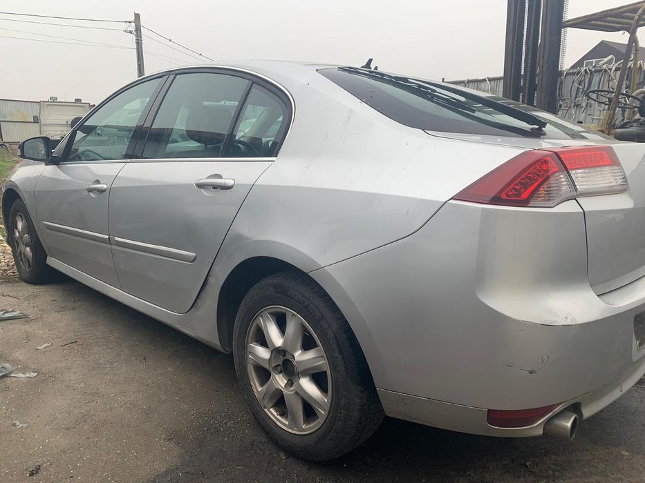 Aripa/Aripi Stanga/Dreapta Renault Laguna 3 hatchback