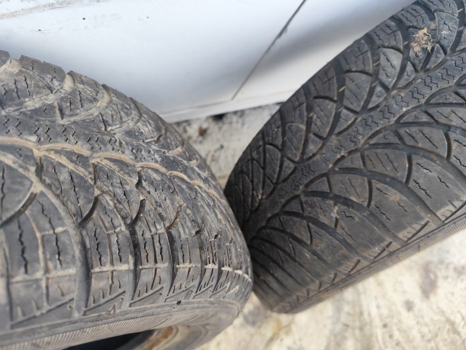 Set 4 anvelope de iarnă 185/65R14.