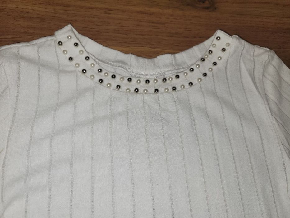 Бели блузки Lucy