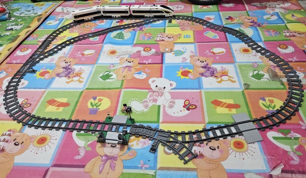 Tren set tip lego
