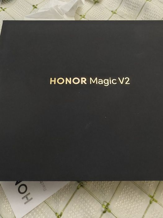 HONOR  magic  V2
