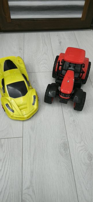 Детска кола и трактор