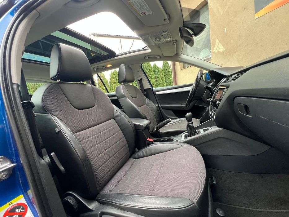 Skoda Octavia Elegance 1.6 TDI*Piele*Panoramic*Navi*Senzori*Tempomat
