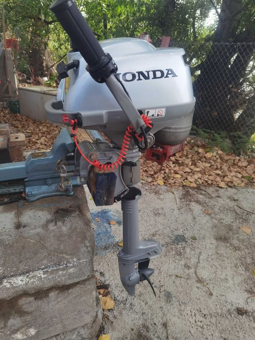 Лодка марка/Sur Marine LT220/в комплект с двигател Honda BF2.3D