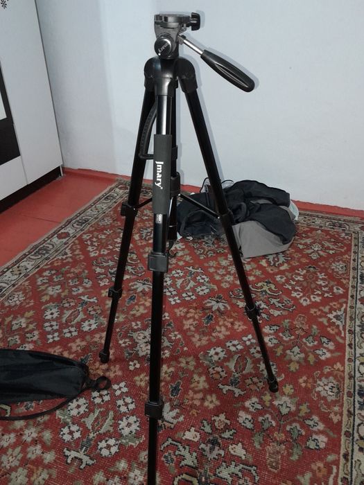 Штатив для видеокамеры Сони 1500 и.т. д.