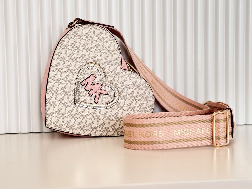 Оригинална чанта на Michael Kors