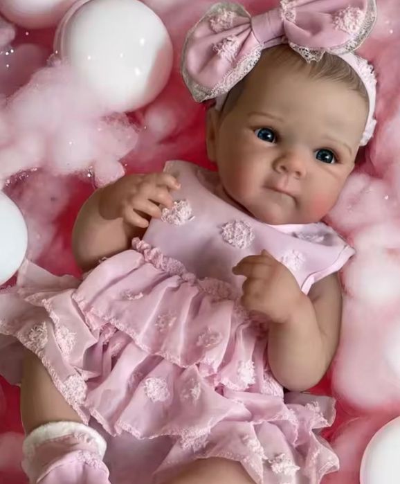 Papusa Reborn baby doll bebelus realist cu corp silicon sau textil