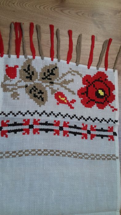 Vindem ștergar etamina  lucrat manual