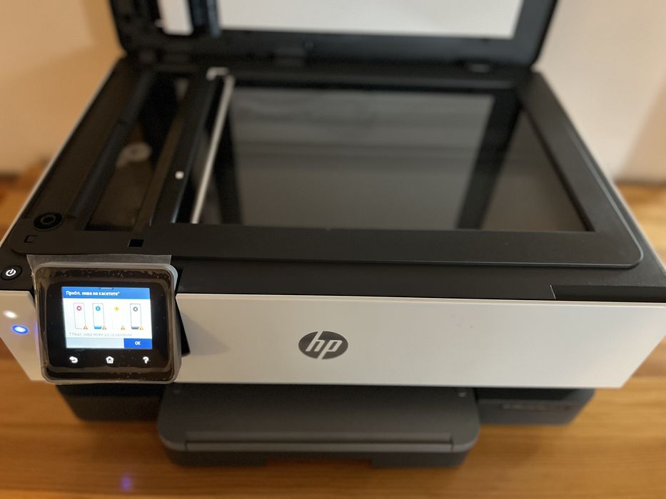 Принтер HP Officejet Pro 8132e All-in-One.