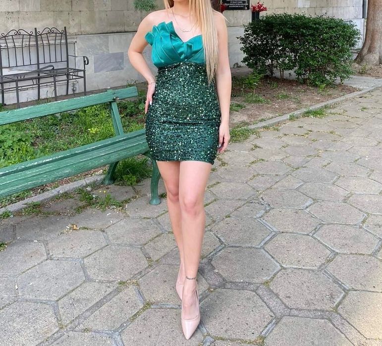 Официална къса рокля