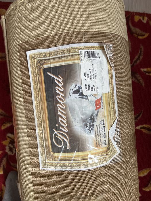 Продается ковер в хорошом состоянии