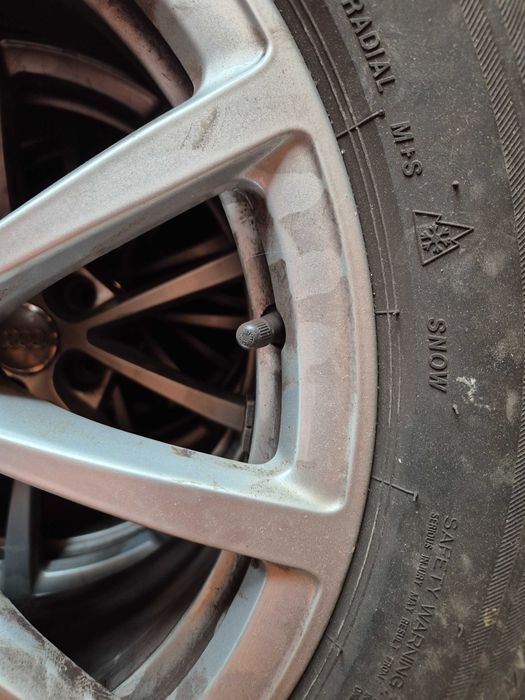 Anvelope iarna Bridgestone Blizzak impecabile 225 60 17