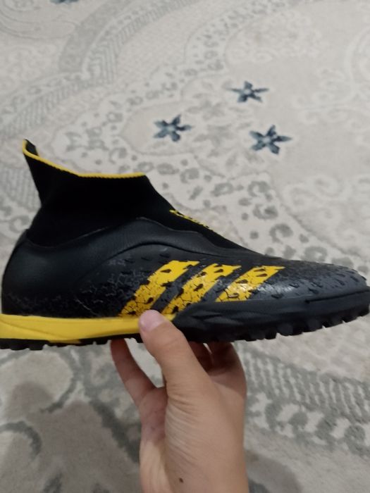 Сороконожки предатор Адидас, 36 размер