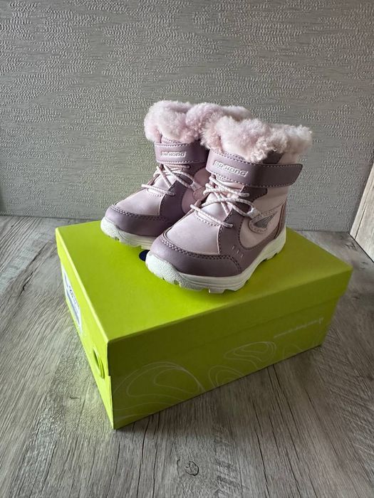 Продам зимние ботинки детские