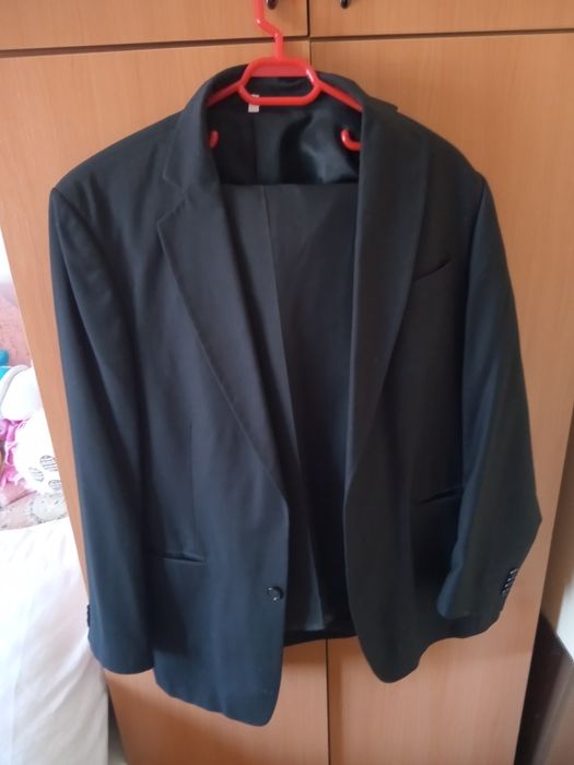 Costum bărbați Inedit stare foarte buna mărimi 44 haina și 52 pantalon