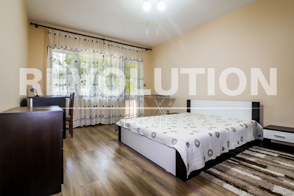 Дава се под наем Тристаен апартамент в Варна, Червен площад - 90 кв.м за 750 € - Снимка #5