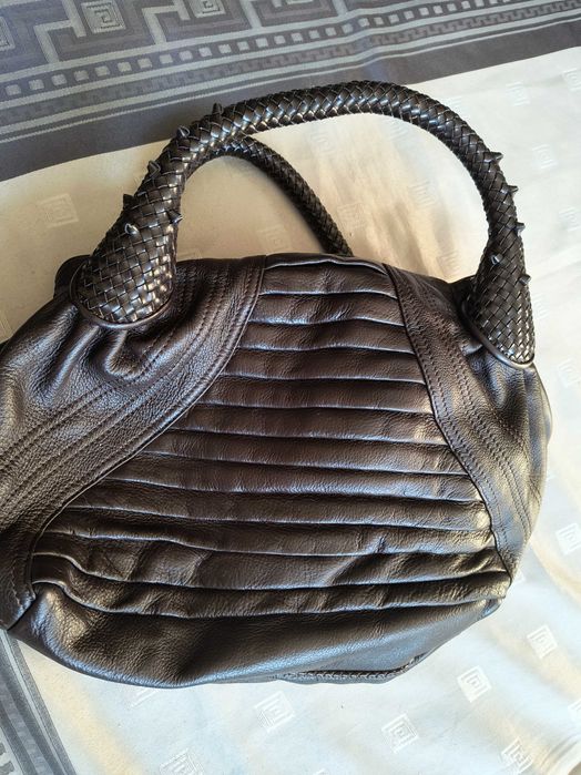 Фенди

Кафява кожена чанта Fendi Spy