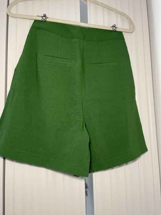 Ленени къси пантолони в цвят зелено