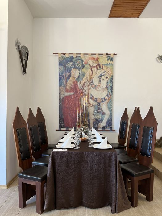 Scaune Medievale pentru/ restaurante / hoteluri/ livinguri/ terase etc