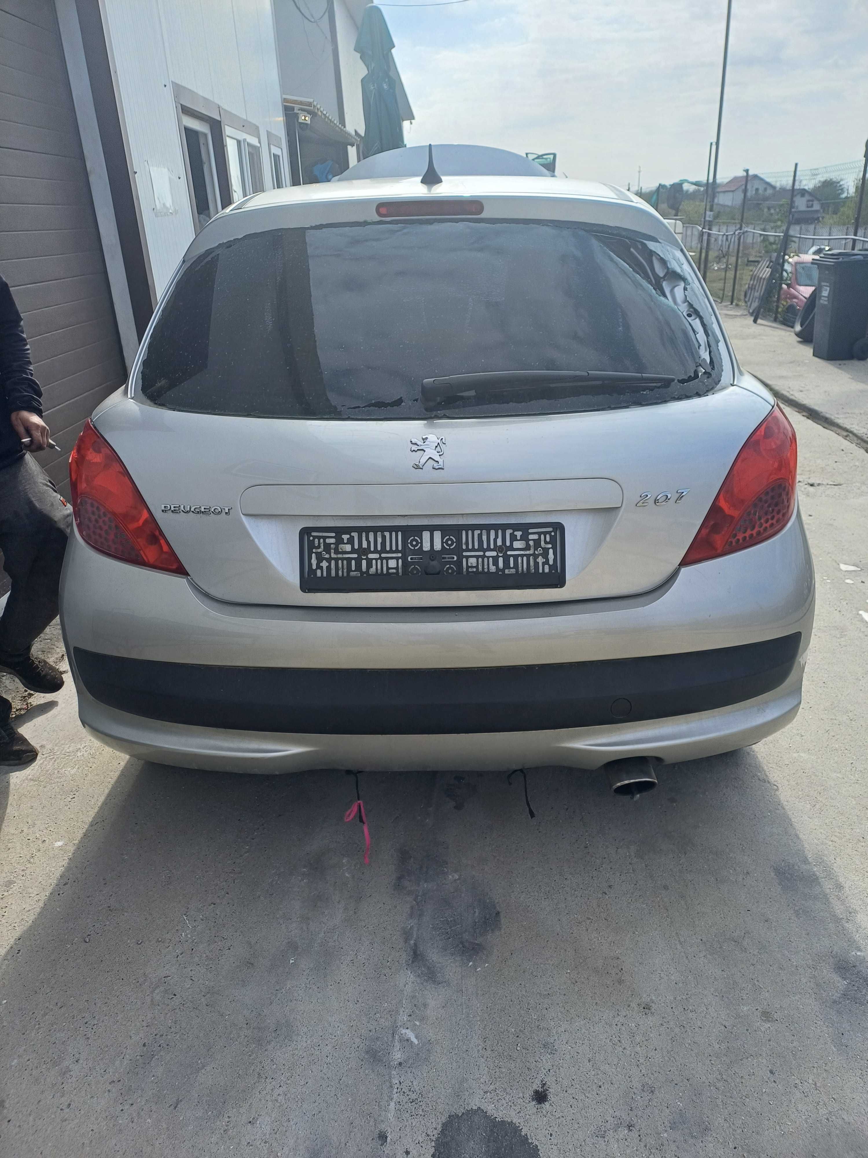 Dezmembrez peugeot 207 1,6 hdi 66kw 90 cp