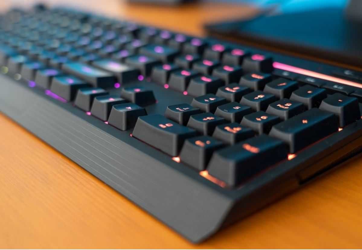 tastatura gaming hyper x alloy