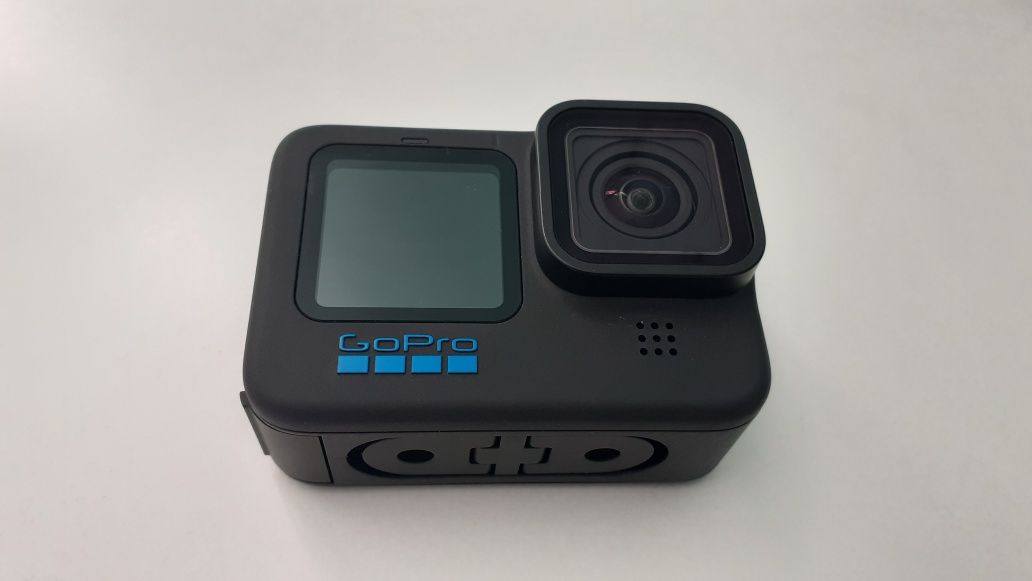 GoPro Hero 10 - 1999 lei accesorii + 5 baterii + încărcator