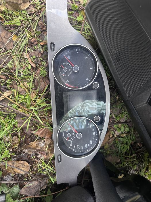 Километраж VW Passat B6 2010Година