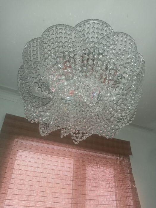 Продам Люстры очень красиво