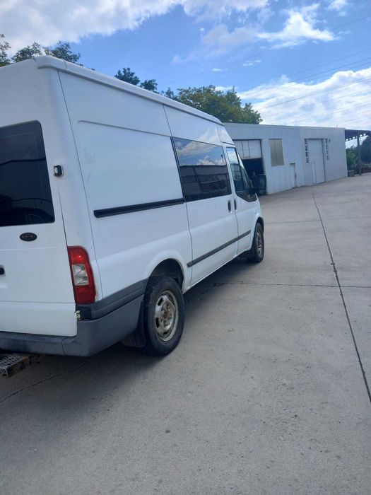 Ford Tansit 2.2L 6 locuri + marfa