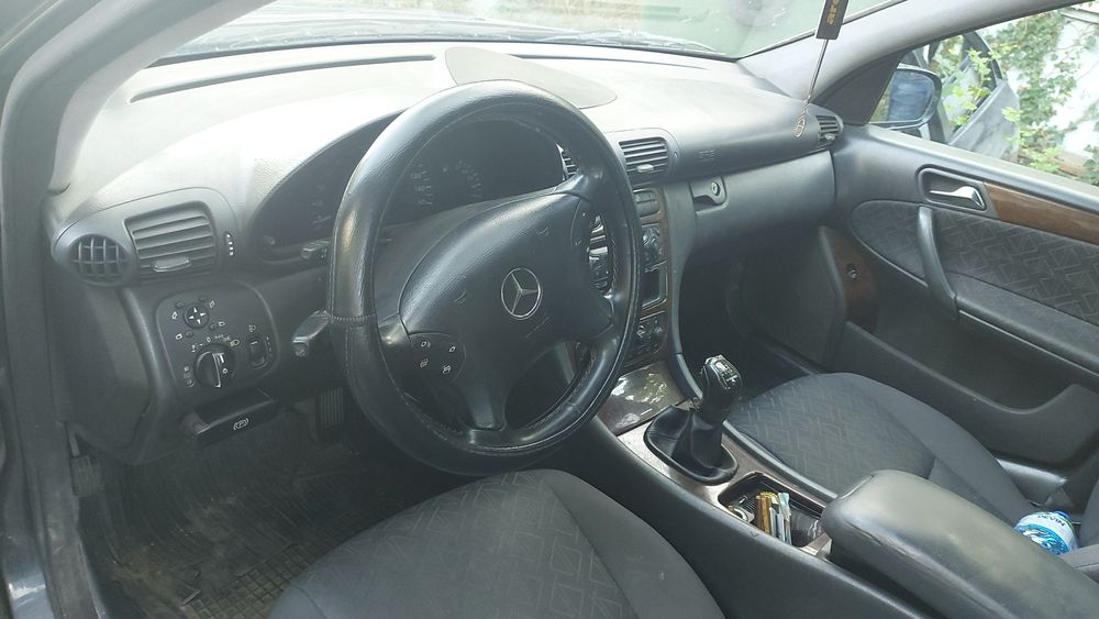 W203 C200 2002г на части