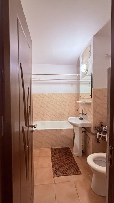 Apartament 3 camere, decomandat, etaj 2, 22 Decembrie 1989, proprietar