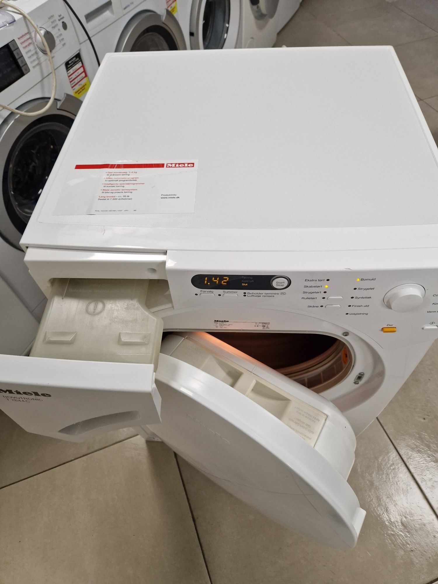 Сушилня MIELE T 7644C Пчелна пита