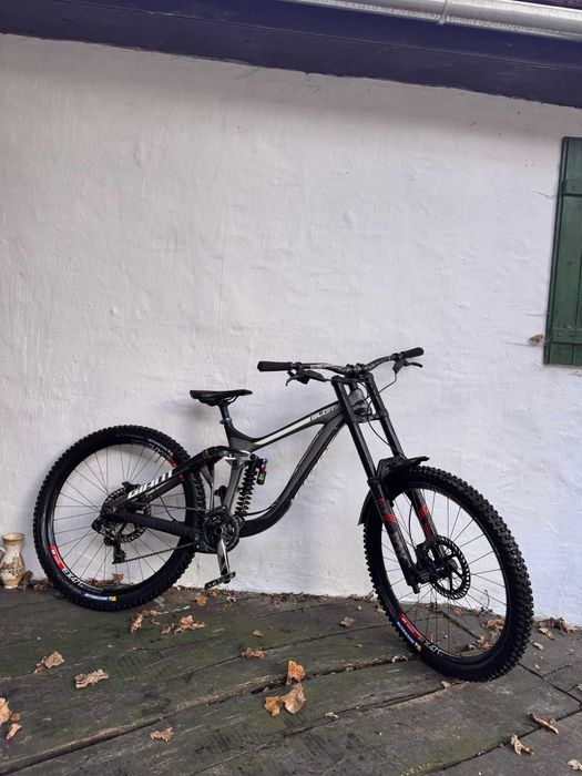 Giant Glory Advanced 1 – 27.5” (2019)