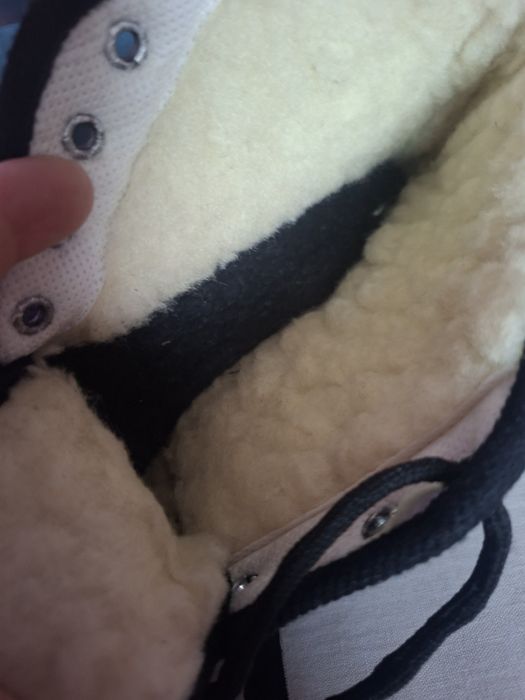 Vând Botosi cu Blanita Mărimea 46 Noi