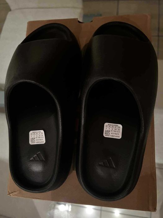 Yeezy Slides 42 и 43 номер