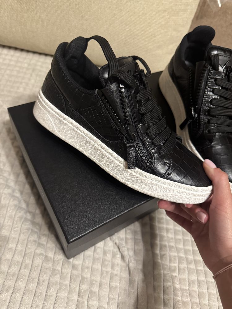 Женски обувки Giuseppe Zanotti