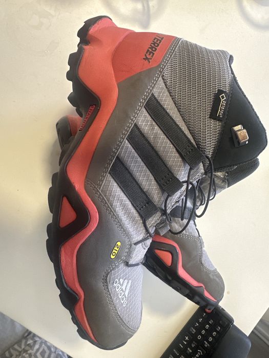 Зимни маратонки Адидас TEREX mid Gtx K GORE