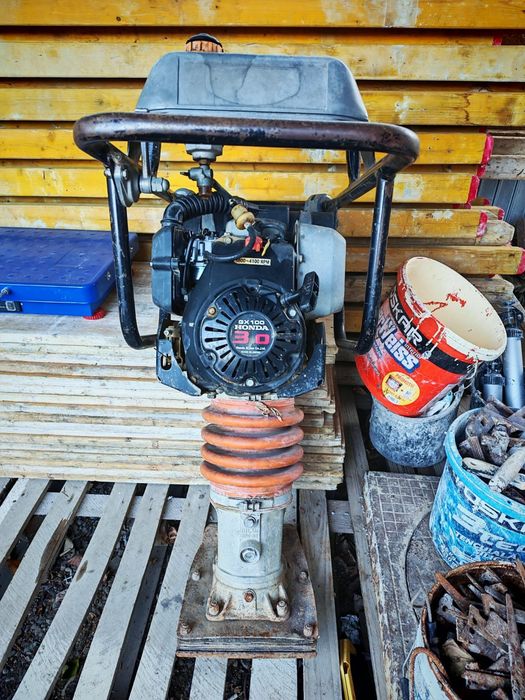 Mai Compactor Honda în 4 timpi