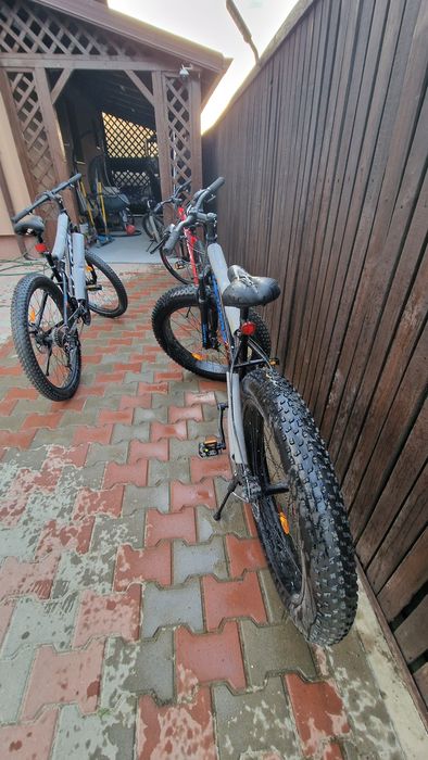 Vând 3 biciclete noi !